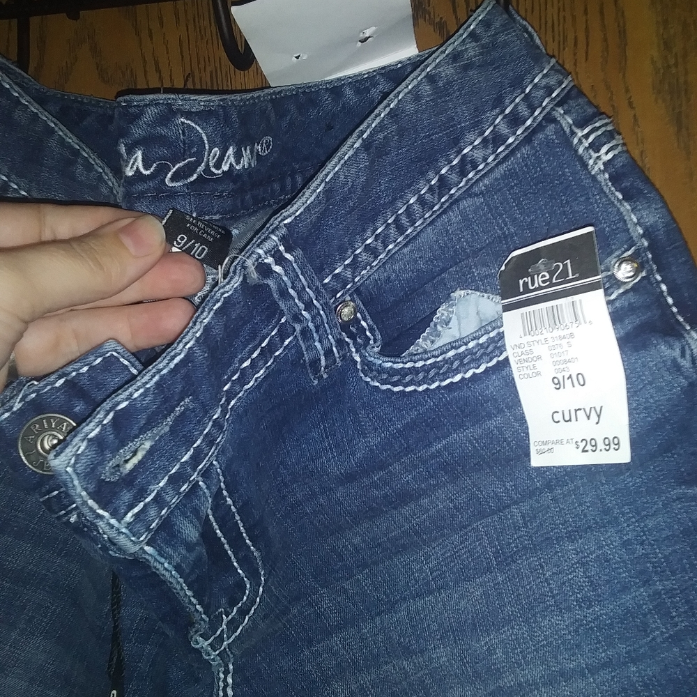 Ariya Jeans